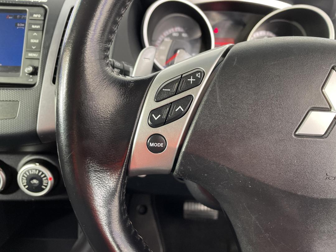 Photo '27' of Mitsubishi Outlander Photo '27' of Mitsubishi Outlander