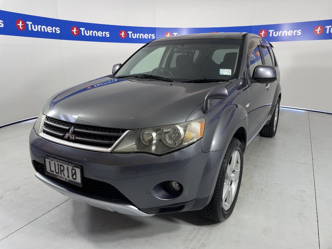 Photo '4' of Mitsubishi Outlander