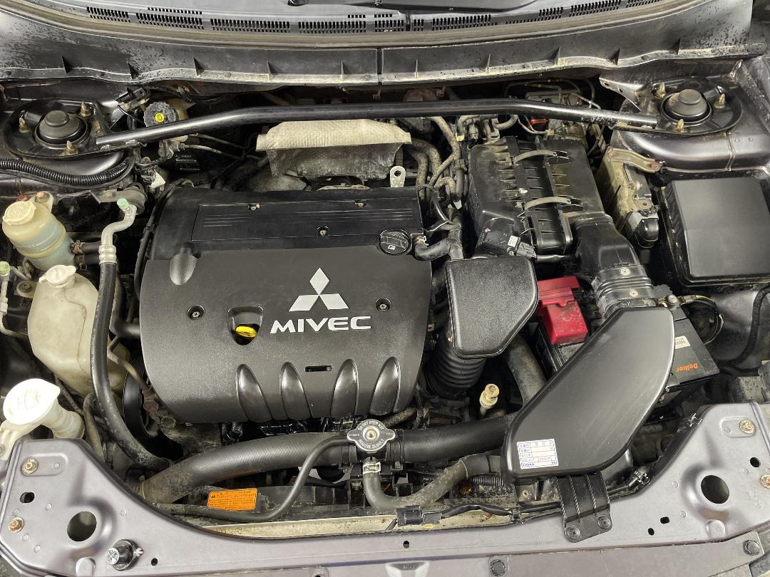 Photo '13' of Mitsubishi Outlander