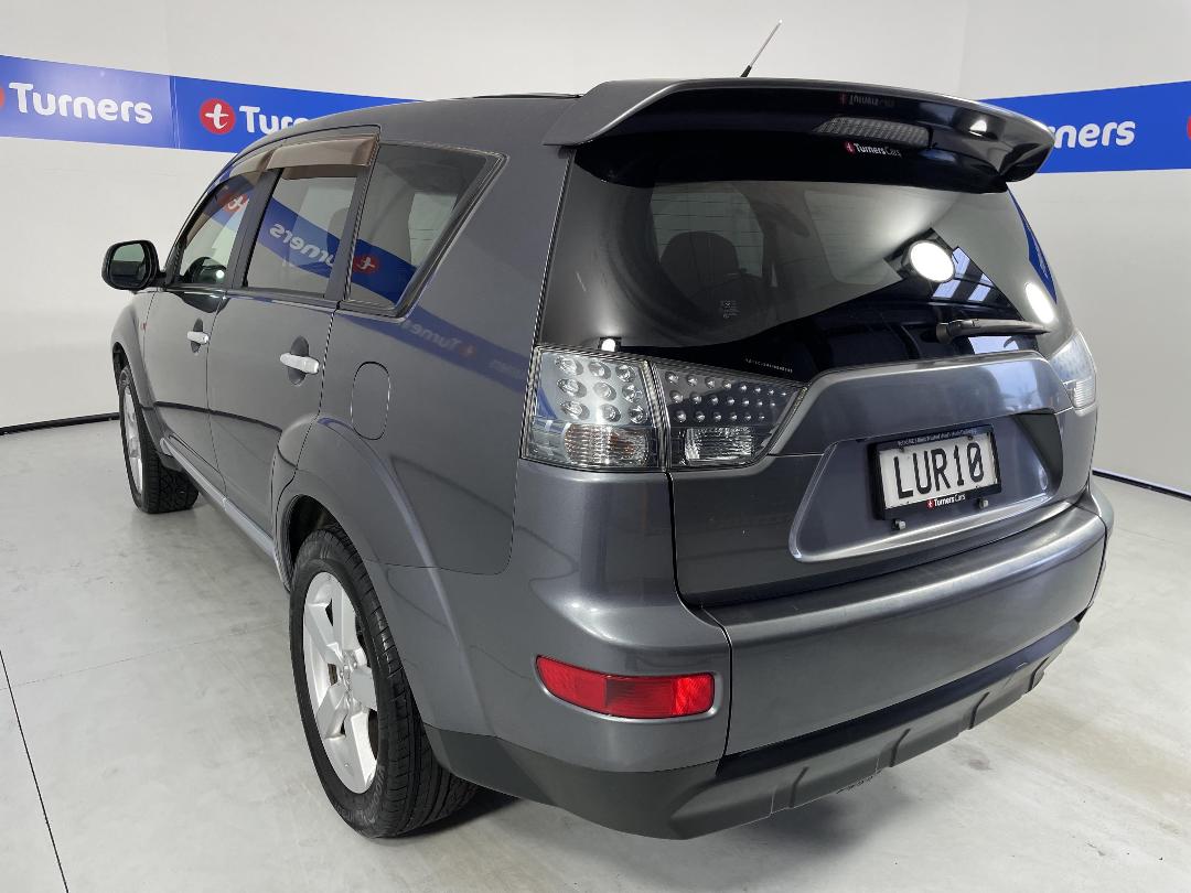 Photo '5' of Mitsubishi Outlander