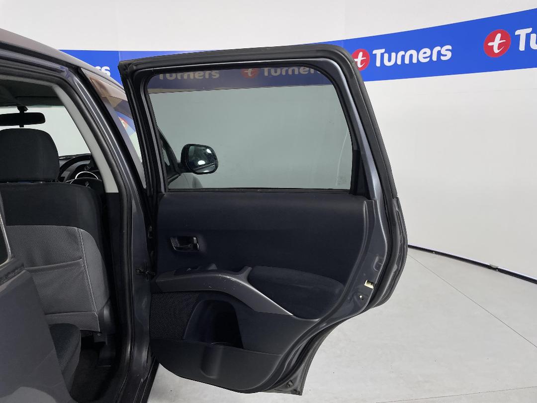 Photo '19' of Mitsubishi Outlander