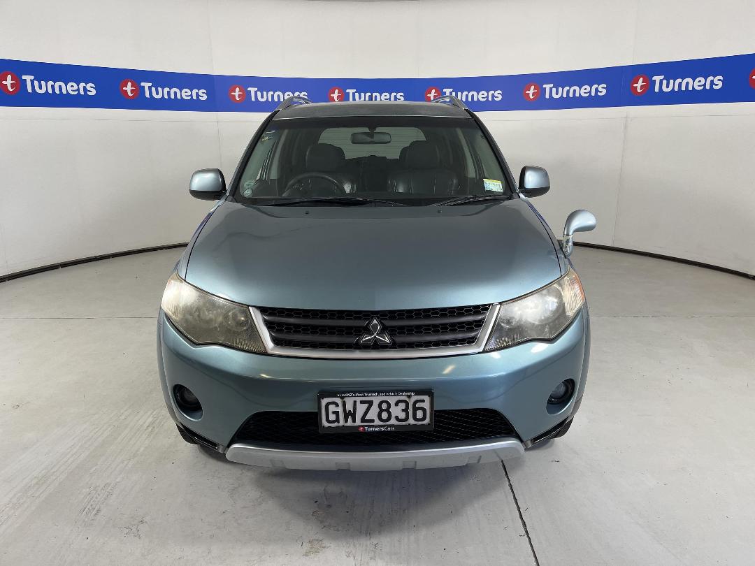 Photo '2' of Mitsubishi Outlander Photo '2' of Mitsubishi Outlander