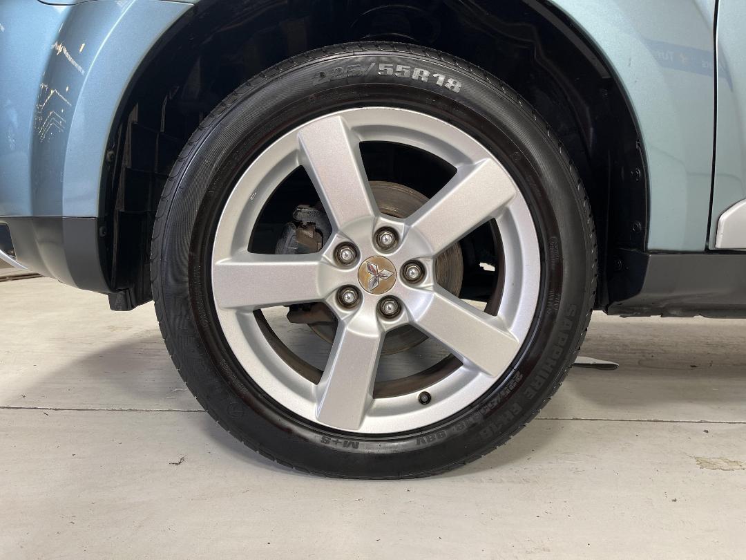 Photo '10' of Mitsubishi Outlander Photo '10' of Mitsubishi Outlander