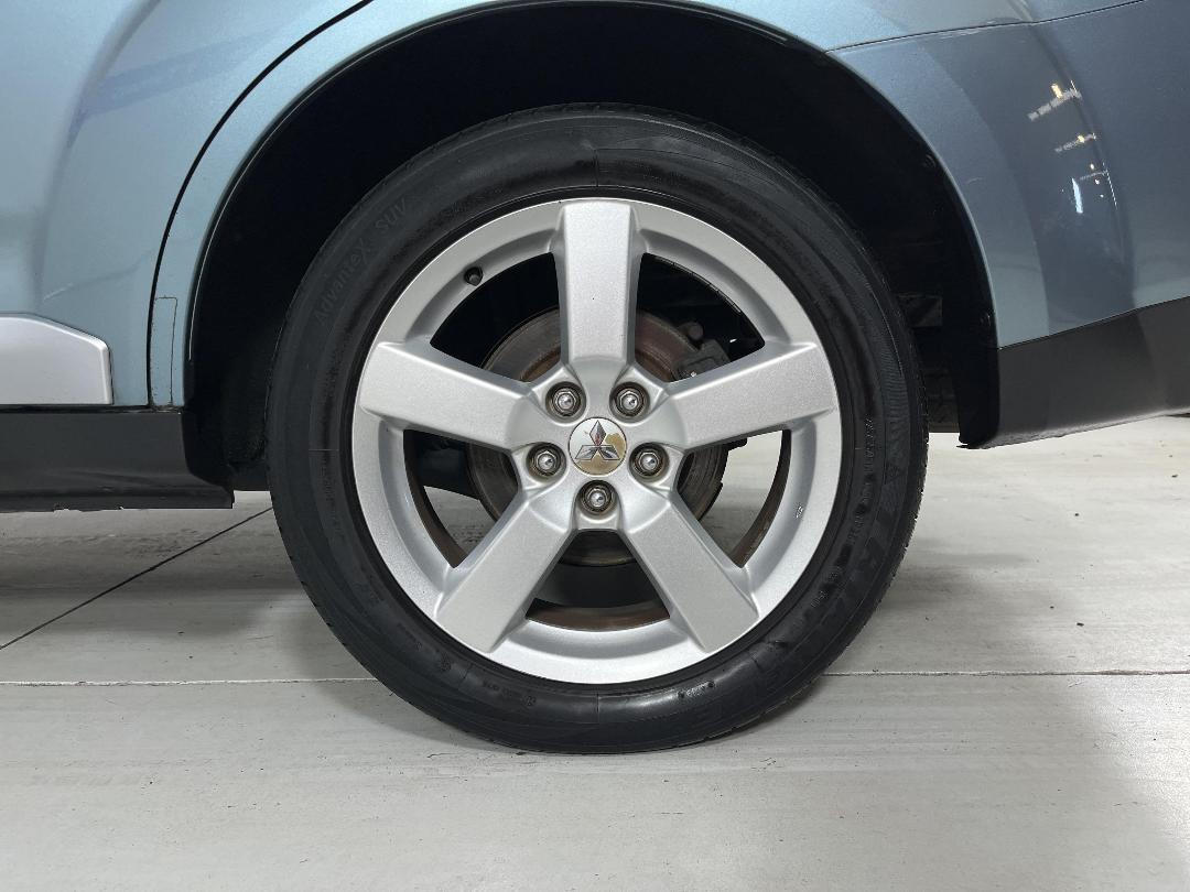 Photo '11' of Mitsubishi Outlander Photo '11' of Mitsubishi Outlander