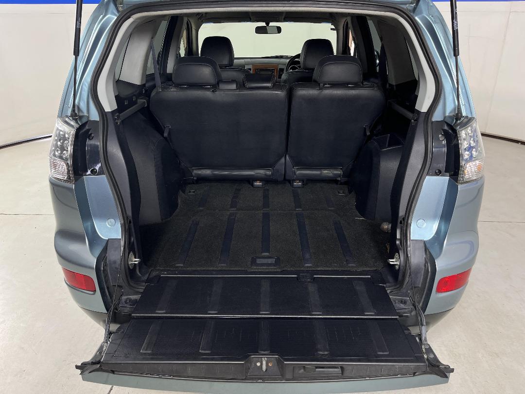 Photo '14' of Mitsubishi Outlander Photo '14' of Mitsubishi Outlander