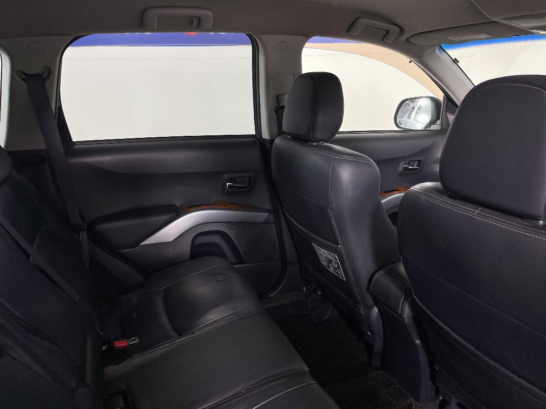 Photo '20' of Mitsubishi Outlander Photo '20' of Mitsubishi Outlander