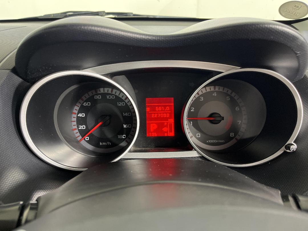 Photo '21' of Mitsubishi Outlander Photo '21' of Mitsubishi Outlander