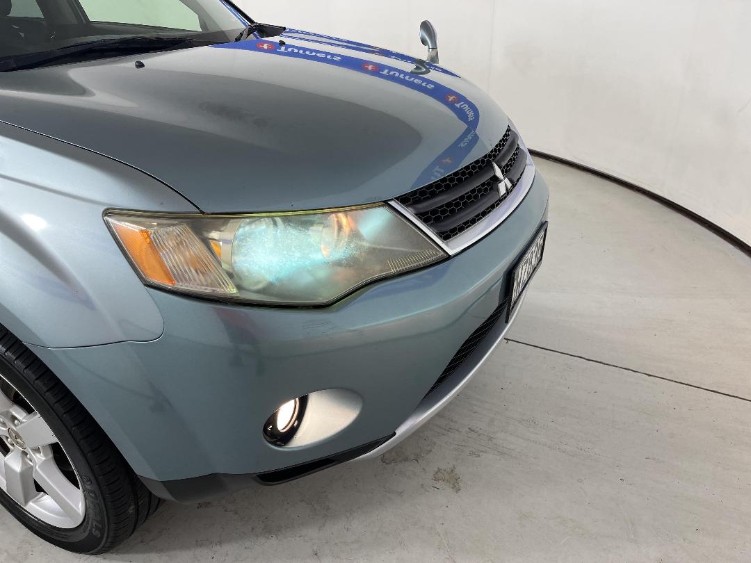 Photo '28' of Mitsubishi Outlander Photo '28' of Mitsubishi Outlander