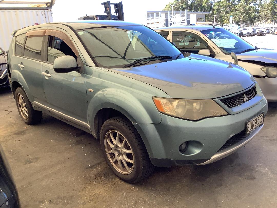 Photo '2' of Mitsubishi Outlander Photo '2' of Mitsubishi Outlander