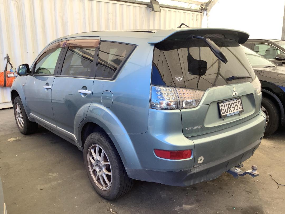 Photo '8' of Mitsubishi Outlander Photo '8' of Mitsubishi Outlander