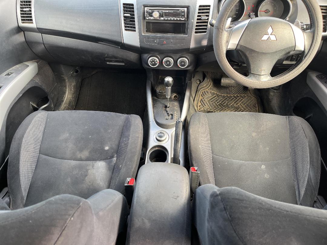 Photo '16' of Mitsubishi Outlander Photo '16' of Mitsubishi Outlander