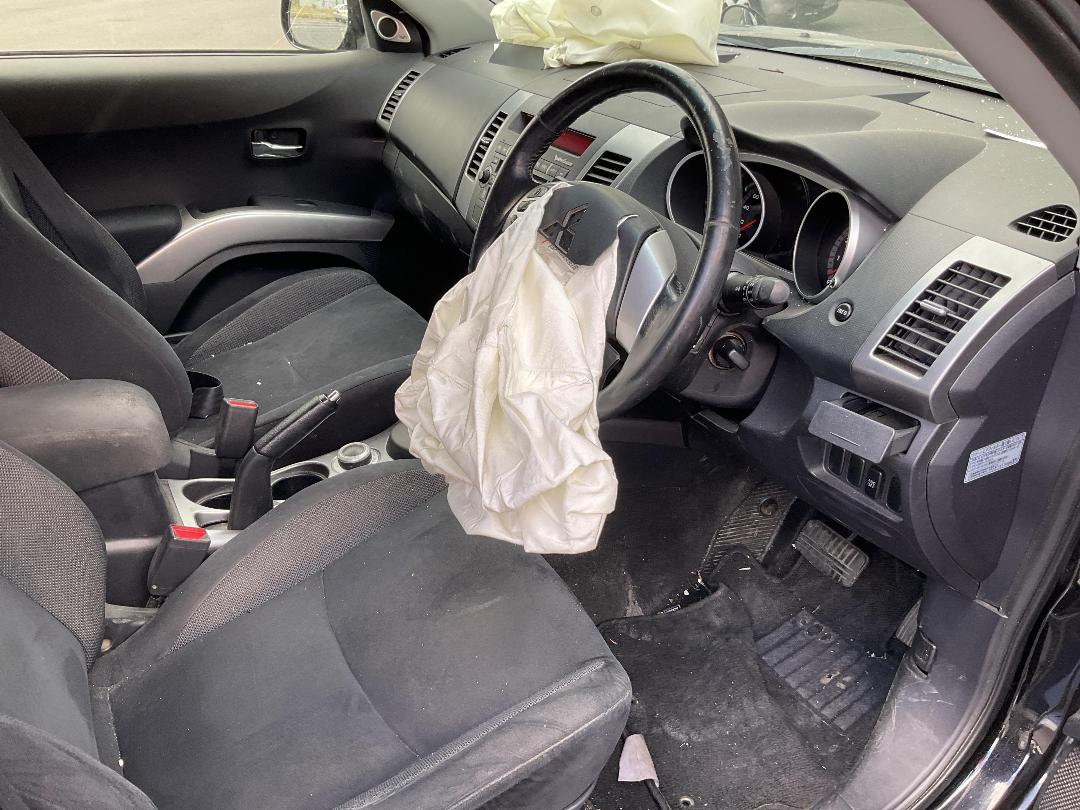 Photo '18' of Mitsubishi Outlander Photo '18' of Mitsubishi Outlander