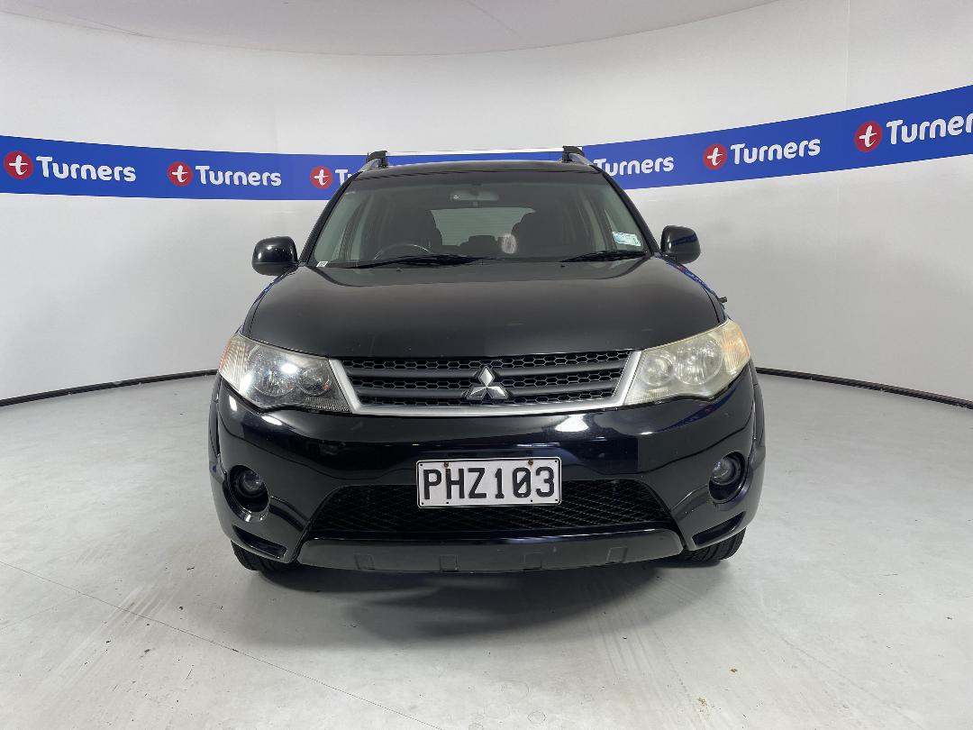 Photo '2' of Mitsubishi Outlander Photo '2' of Mitsubishi Outlander