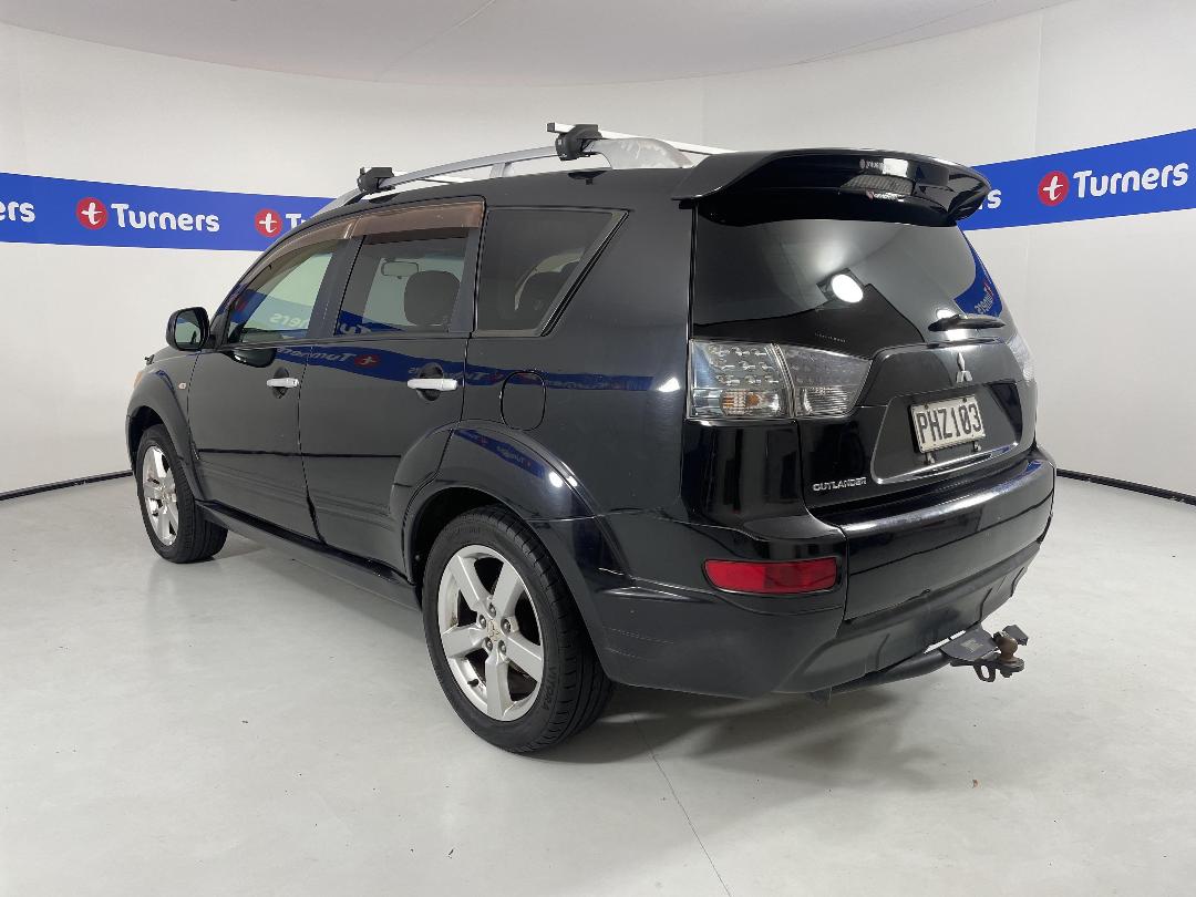 Photo '5' of Mitsubishi Outlander Photo '5' of Mitsubishi Outlander