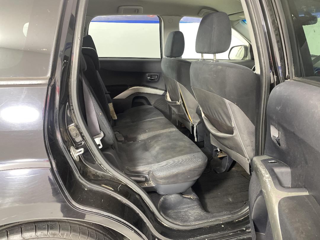 Photo '20' of Mitsubishi Outlander Photo '20' of Mitsubishi Outlander