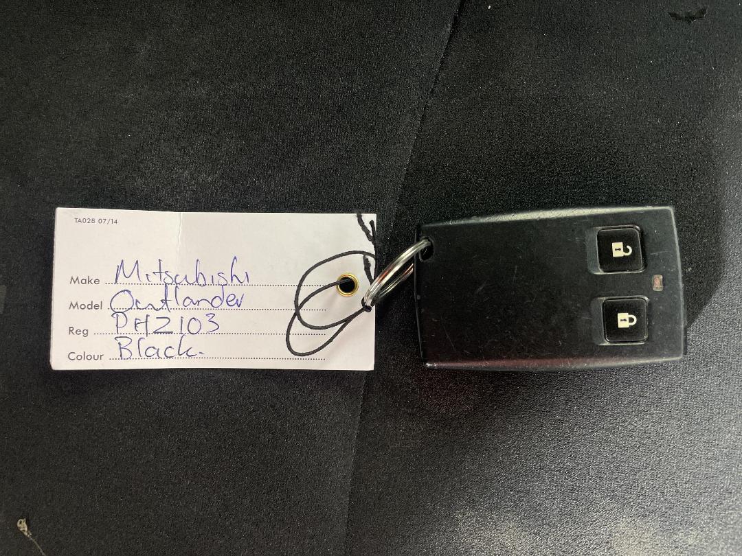 Photo '22' of Mitsubishi Outlander Photo '22' of Mitsubishi Outlander