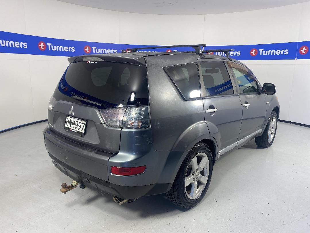 Photo '7' of Mitsubishi Outlander