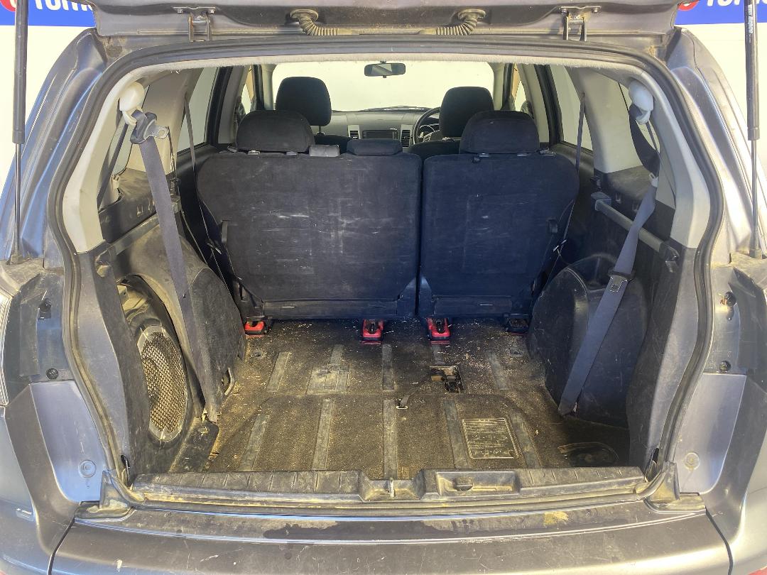 Photo '14' of Mitsubishi Outlander