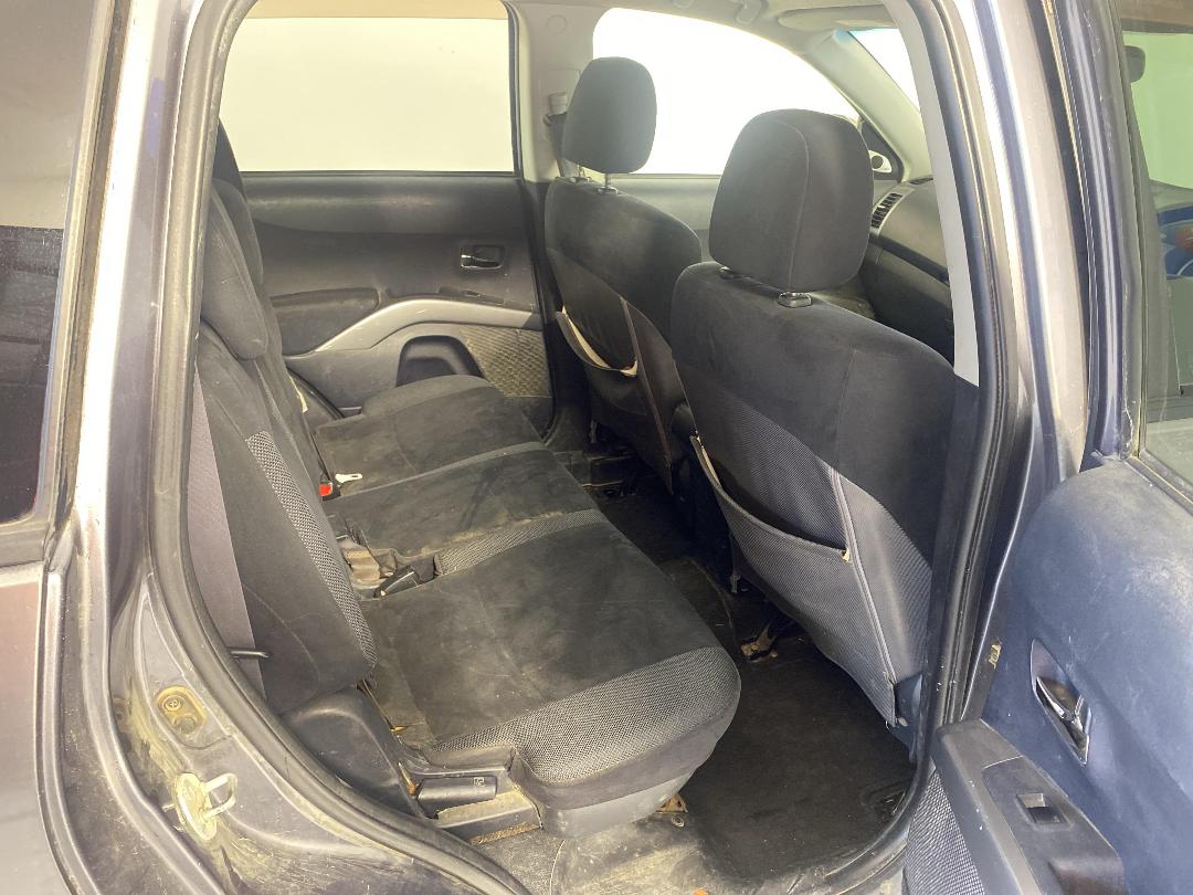 Photo '20' of Mitsubishi Outlander