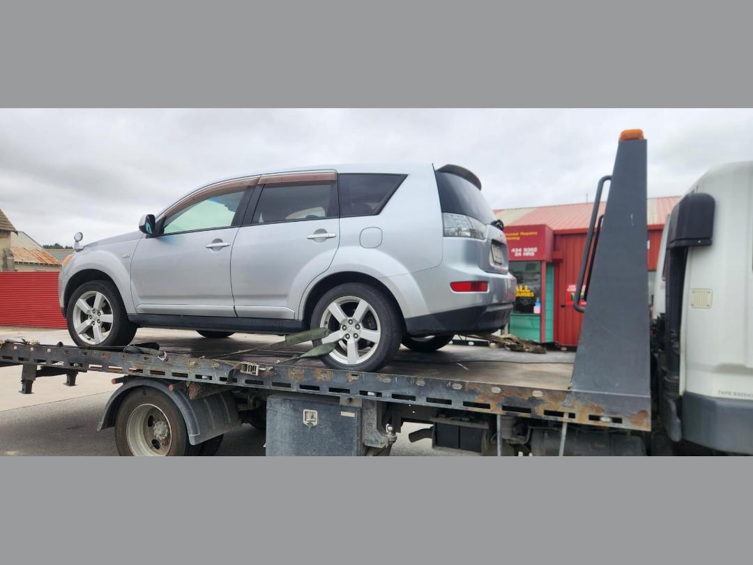 Photo '7' of Mitsubishi Outlander