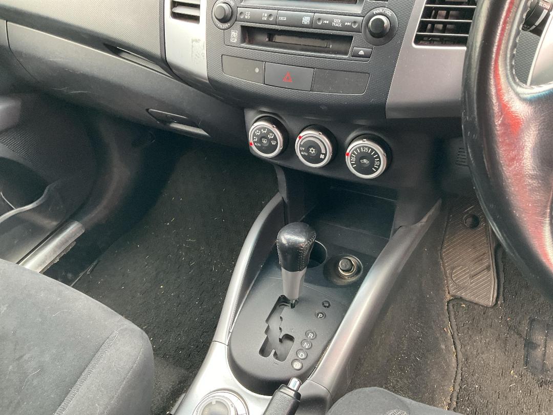 Photo '15' of Mitsubishi Outlander