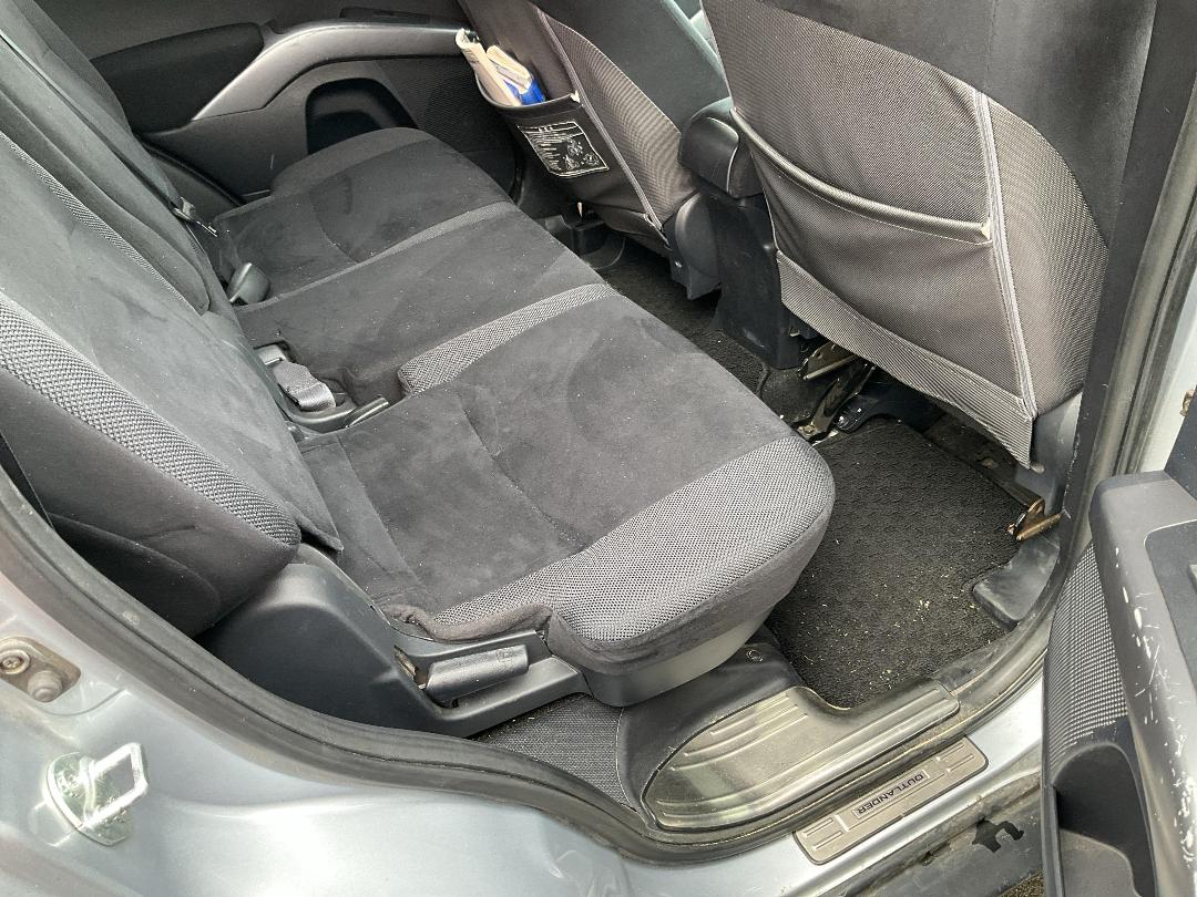 Photo '17' of Mitsubishi Outlander