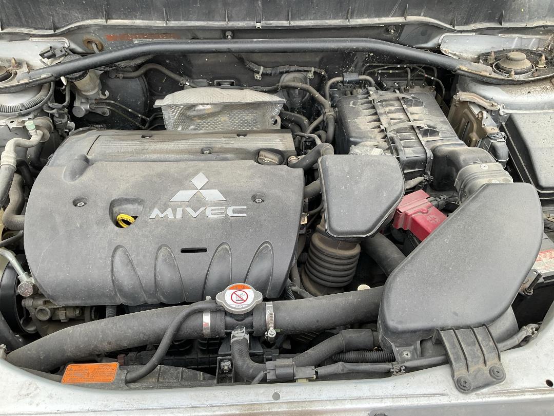 Photo '20' of Mitsubishi Outlander