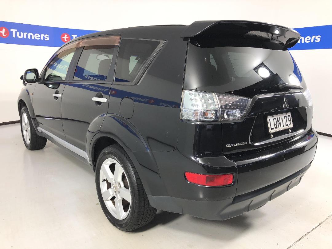 Photo '5' of Mitsubishi Outlander Photo '5' of Mitsubishi Outlander