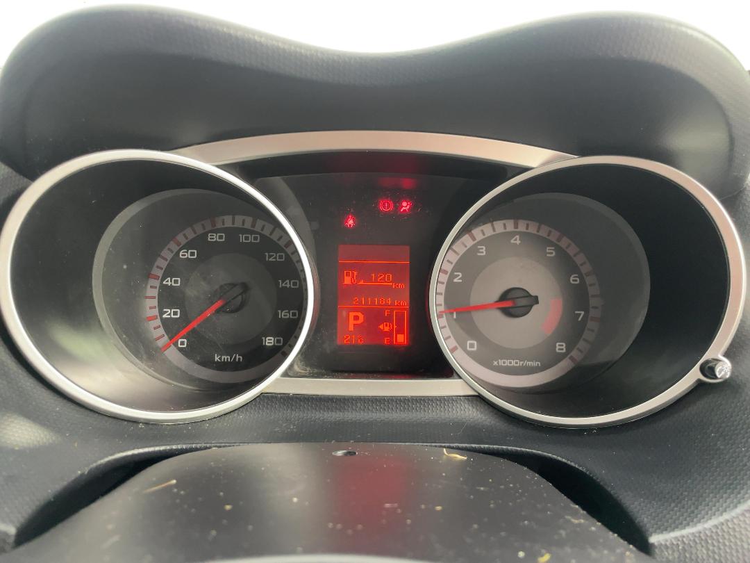 Photo '21' of Mitsubishi Outlander Photo '21' of Mitsubishi Outlander