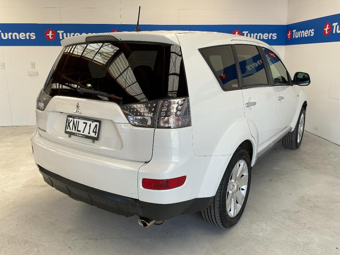 Photo '7' of Mitsubishi Outlander Photo '7' of Mitsubishi Outlander