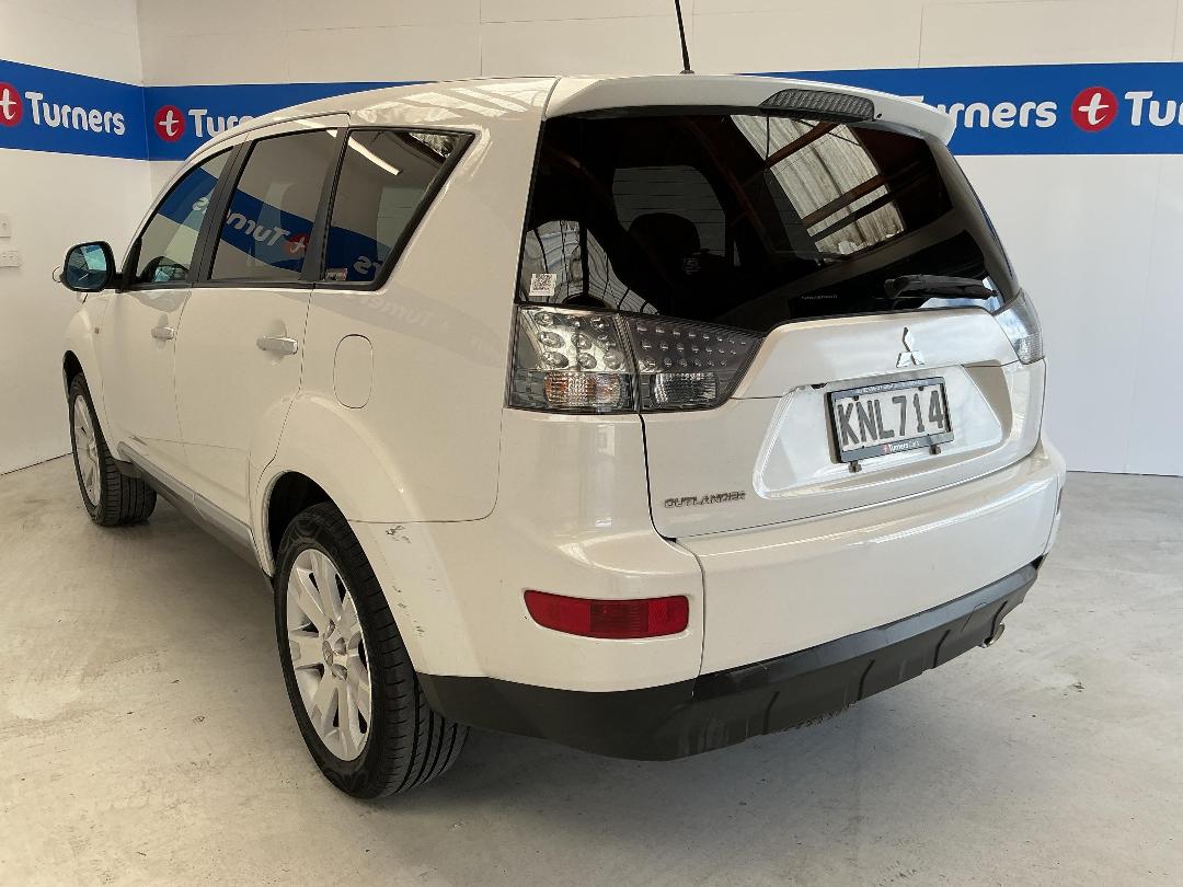 Photo '5' of Mitsubishi Outlander Photo '5' of Mitsubishi Outlander