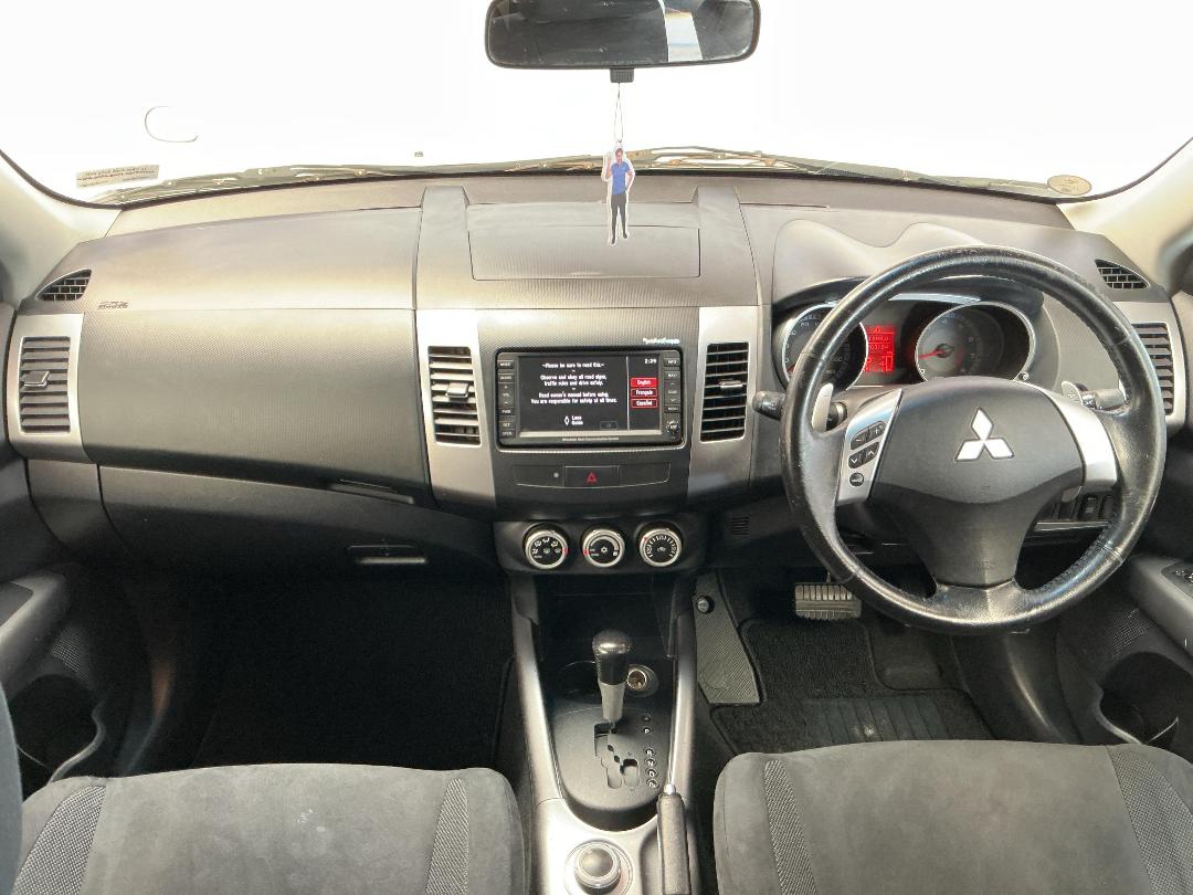 Photo '17' of Mitsubishi Outlander Photo '17' of Mitsubishi Outlander