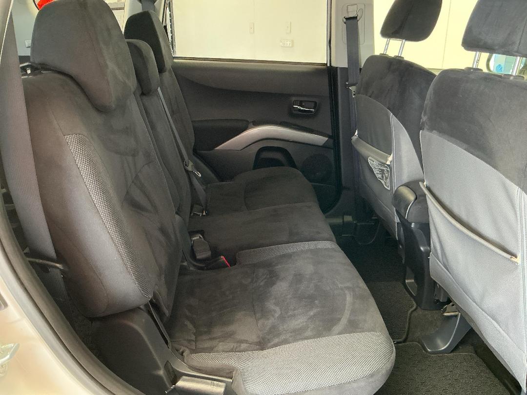 Photo '20' of Mitsubishi Outlander Photo '20' of Mitsubishi Outlander