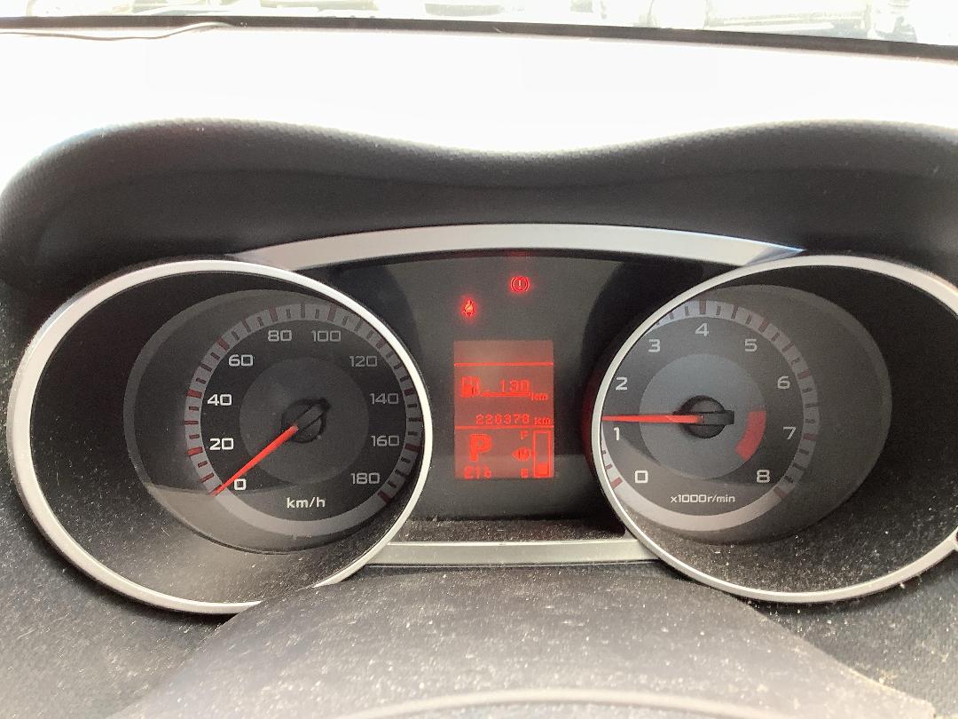 Photo '7' of Mitsubishi Outlander