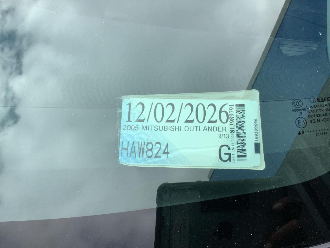 Photo '10' of Mitsubishi Outlander