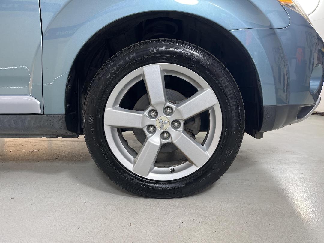 Photo '9' of Mitsubishi Outlander