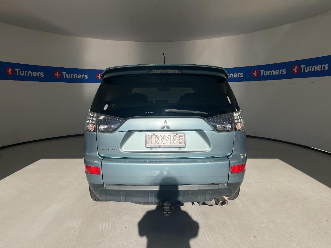 Photo '6' of Mitsubishi Outlander