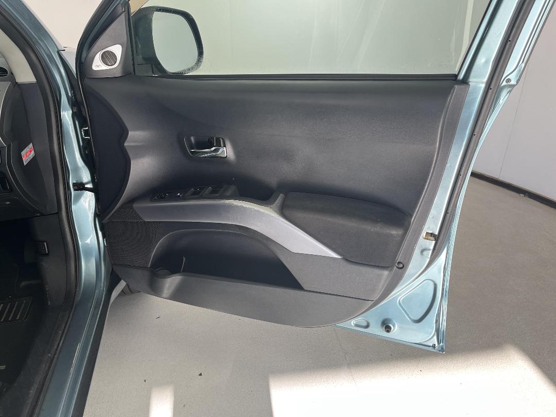 Photo '15' of Mitsubishi Outlander