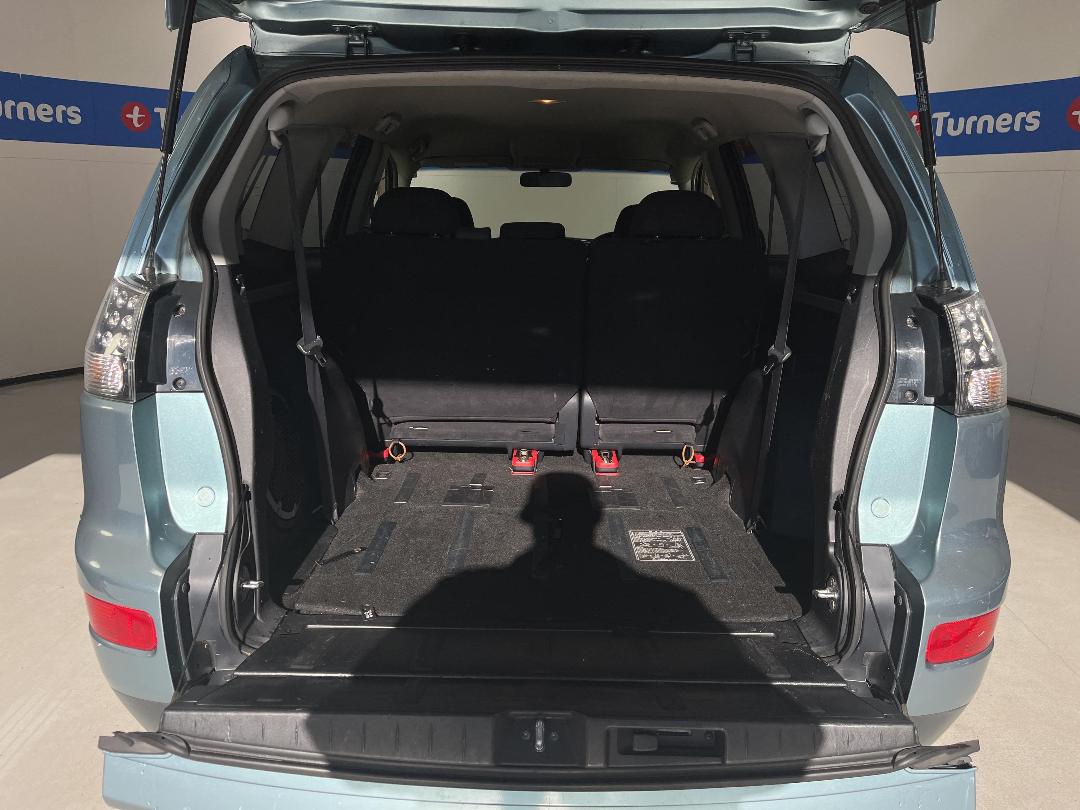 Photo '14' of Mitsubishi Outlander