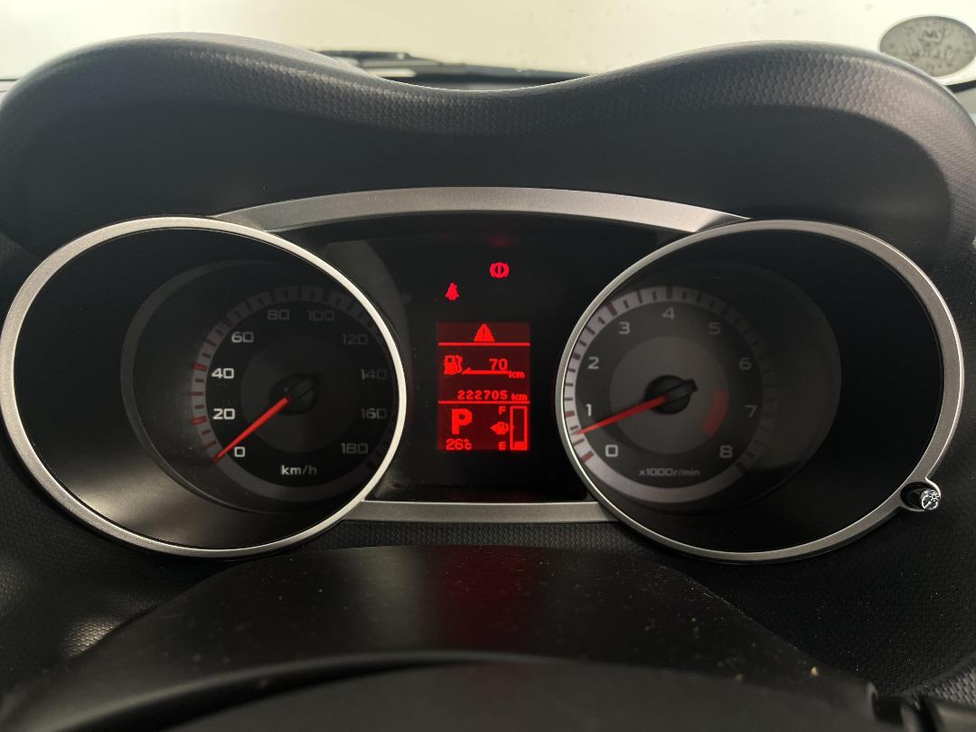 Photo '21' of Mitsubishi Outlander