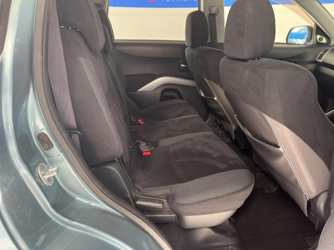 Photo '20' of Mitsubishi Outlander