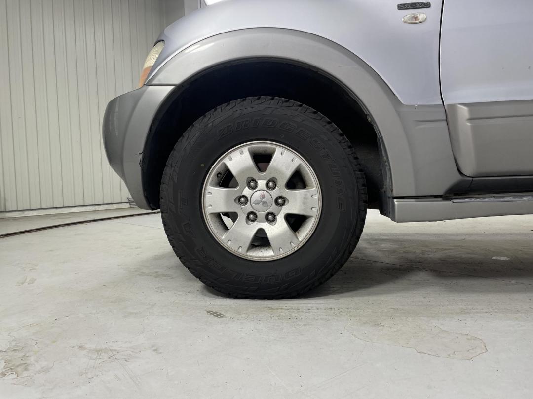 Photo '10' of Mitsubishi Pajero Photo '10' of Mitsubishi Pajero