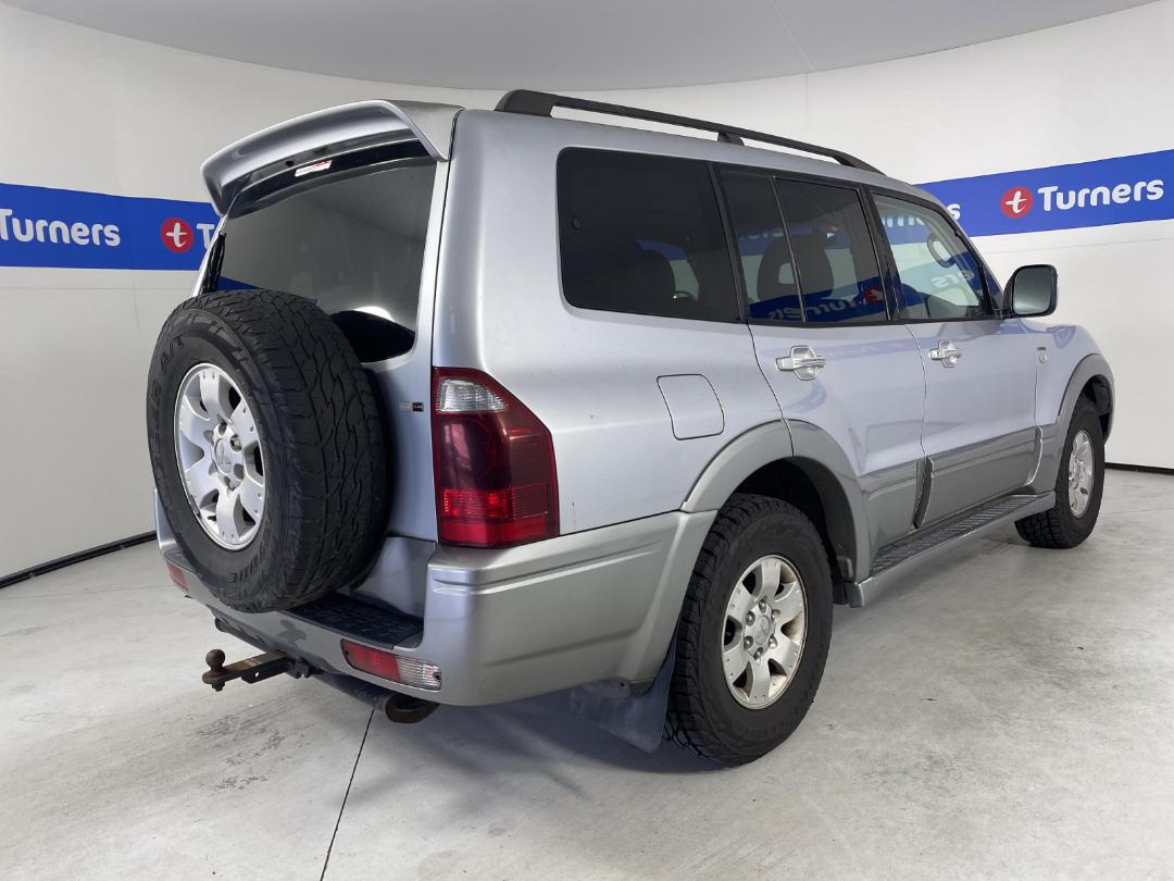 Photo '7' of Mitsubishi Pajero Photo '7' of Mitsubishi Pajero