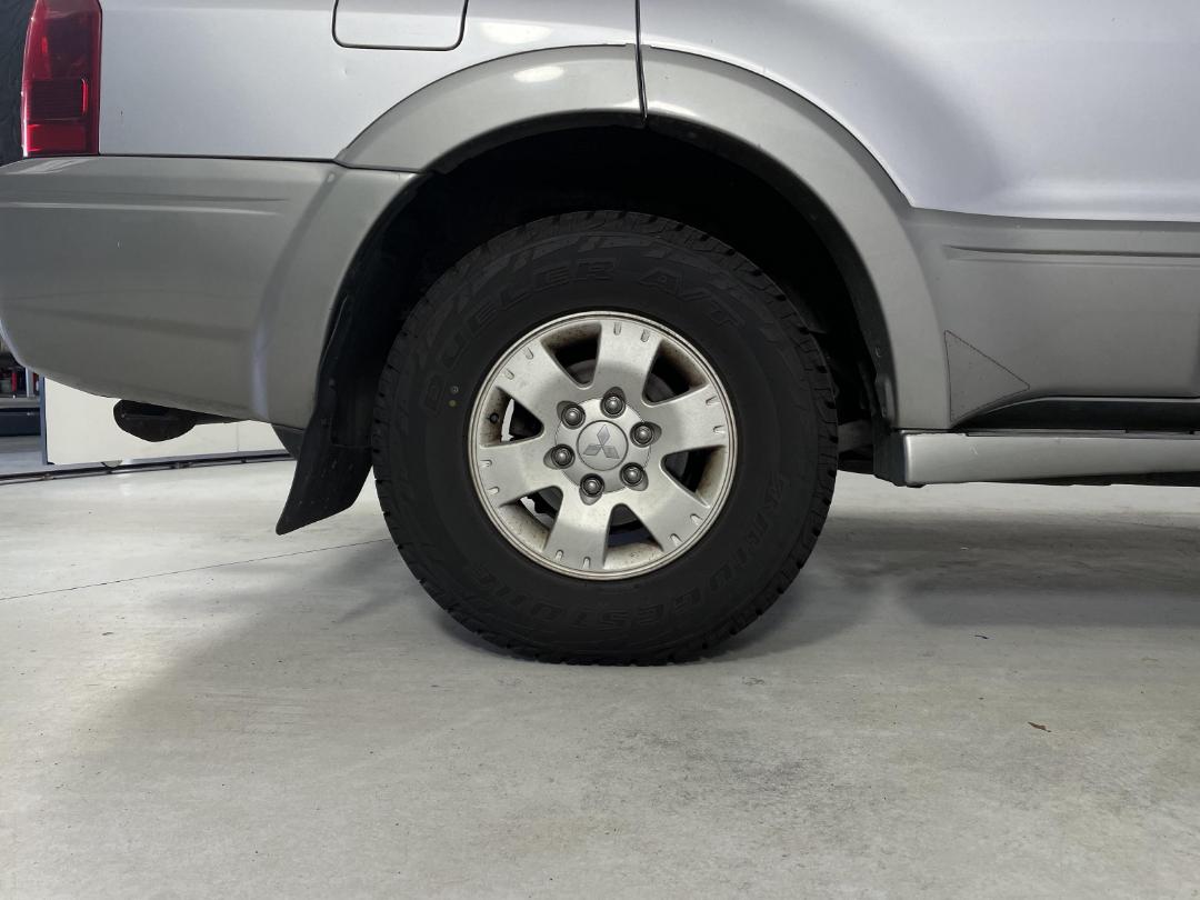 Photo '12' of Mitsubishi Pajero Photo '12' of Mitsubishi Pajero