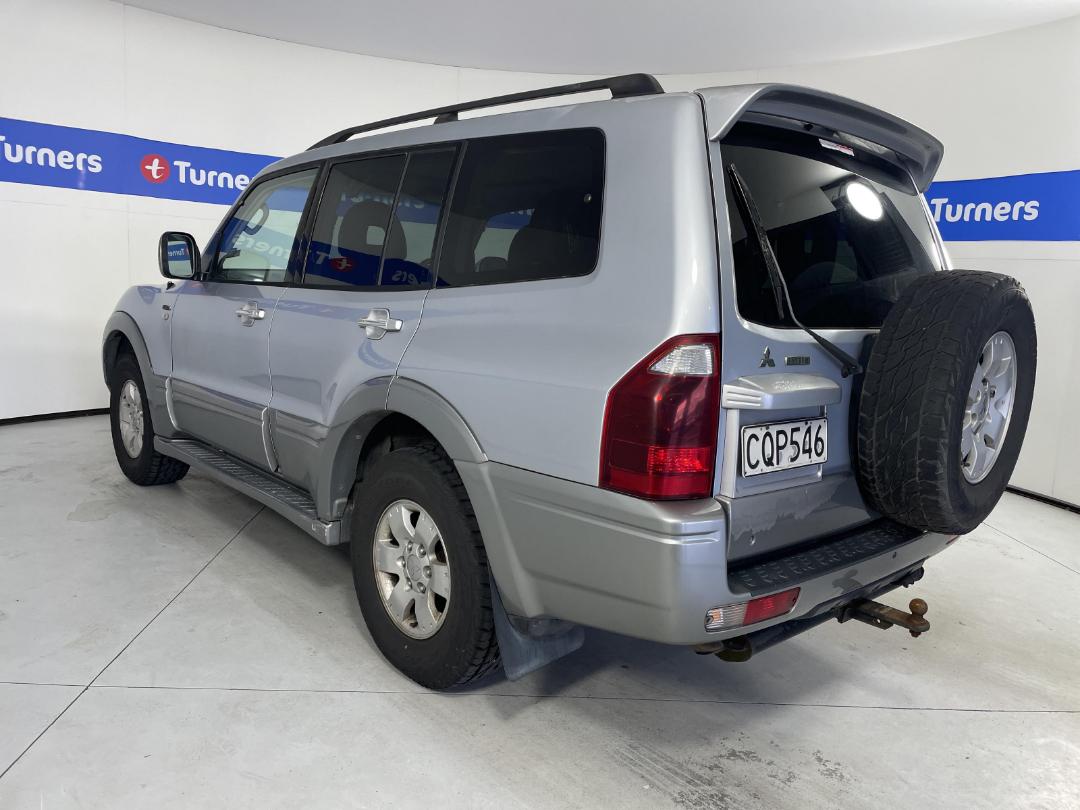 Photo '5' of Mitsubishi Pajero Photo '5' of Mitsubishi Pajero