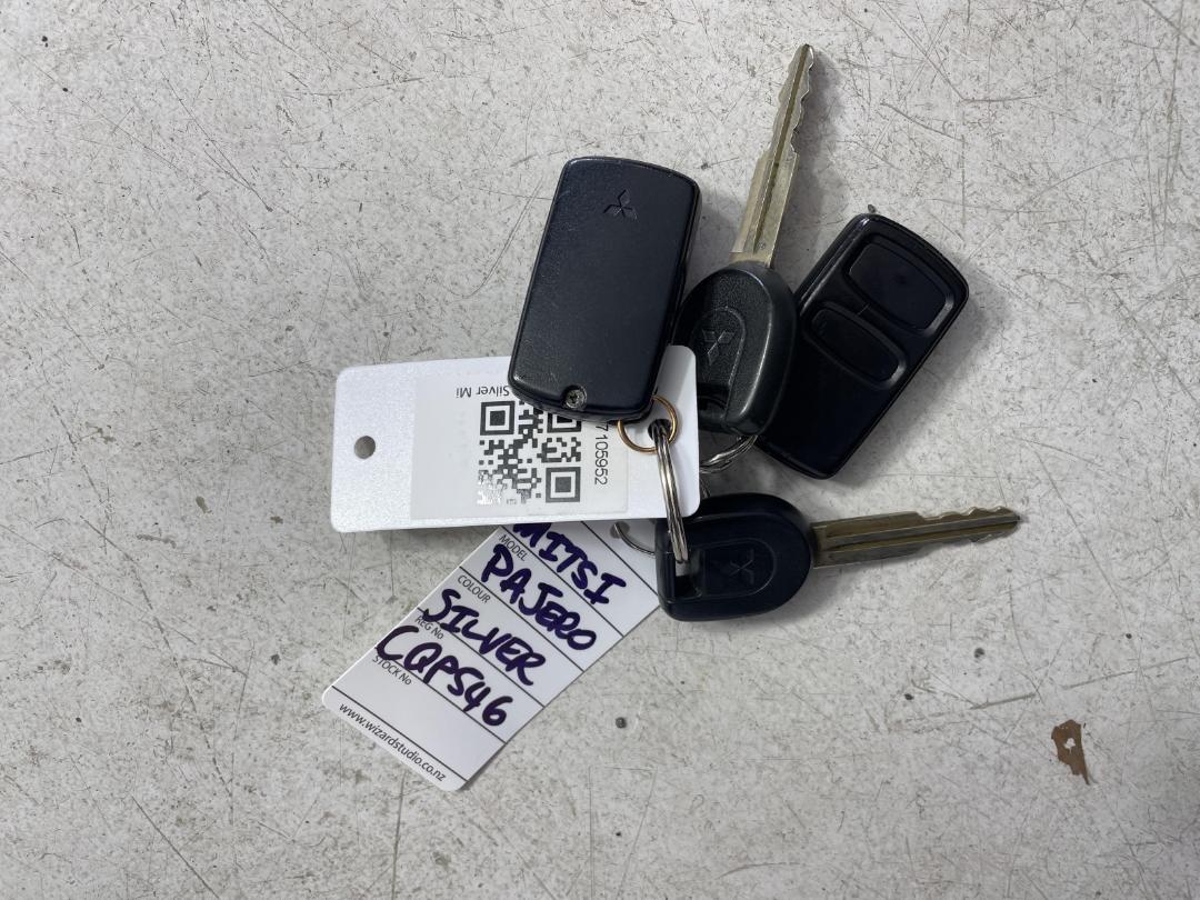 Photo '22' of Mitsubishi Pajero Photo '22' of Mitsubishi Pajero