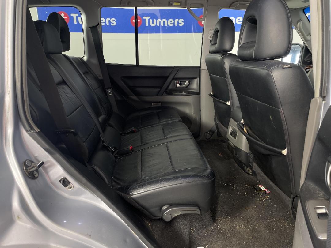 Photo '20' of Mitsubishi Pajero Photo '20' of Mitsubishi Pajero