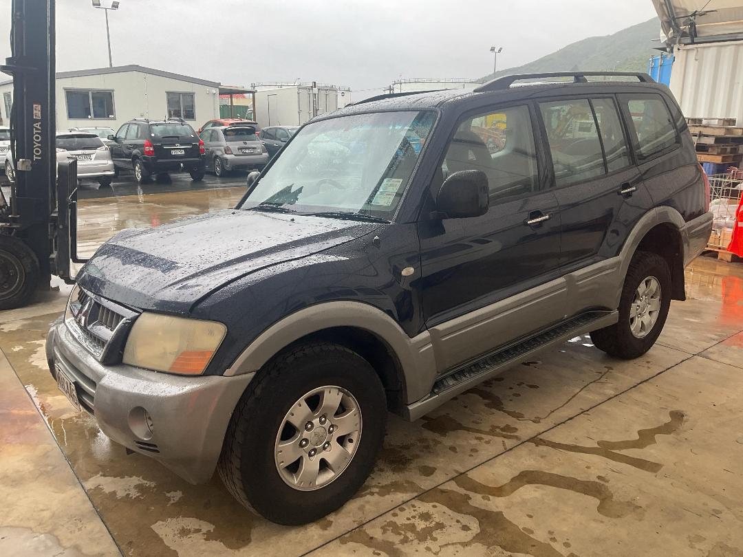 Photo '2' of Mitsubishi Pajero GLS LWB