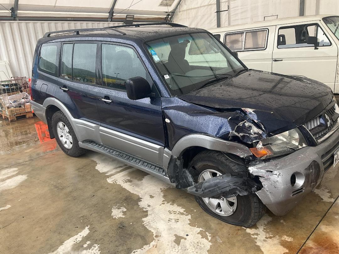 Photo '6' of Mitsubishi Pajero GLS LWB