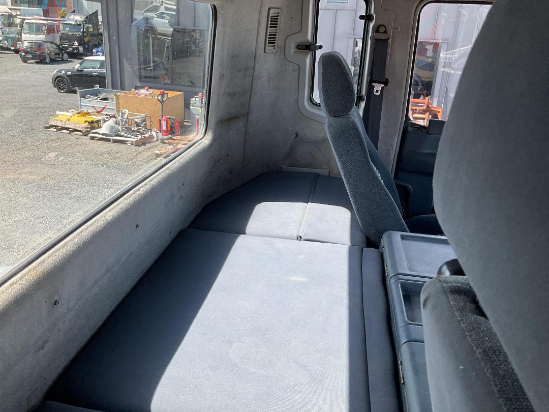 Photo '18' of Mitsubishi Shogun FS430S5 Cab Chassis